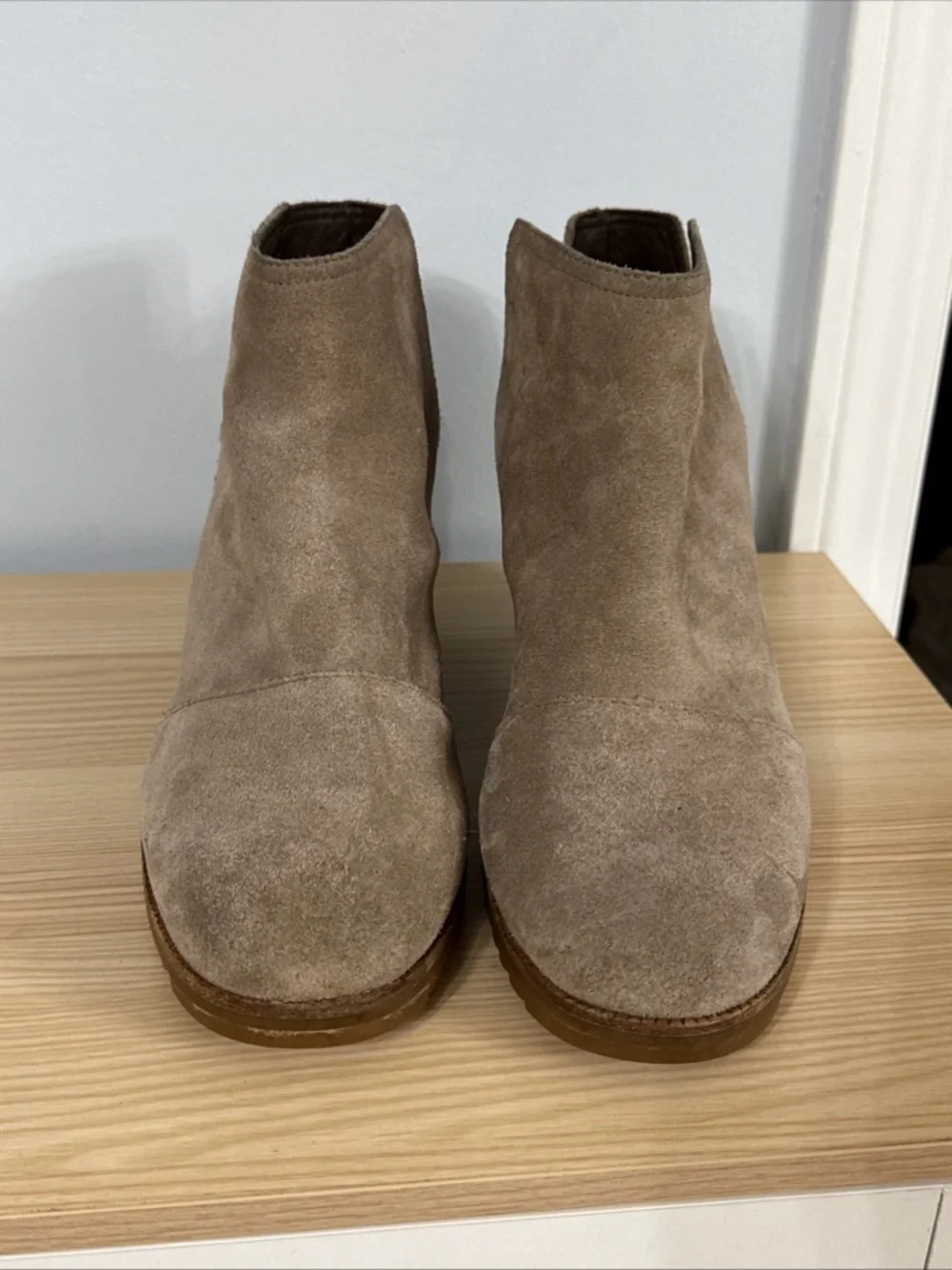 Sorel Women's Cate Cut-Out Waterproof Suede Leather Ankle Boot 9.5 Taupe Chelsea